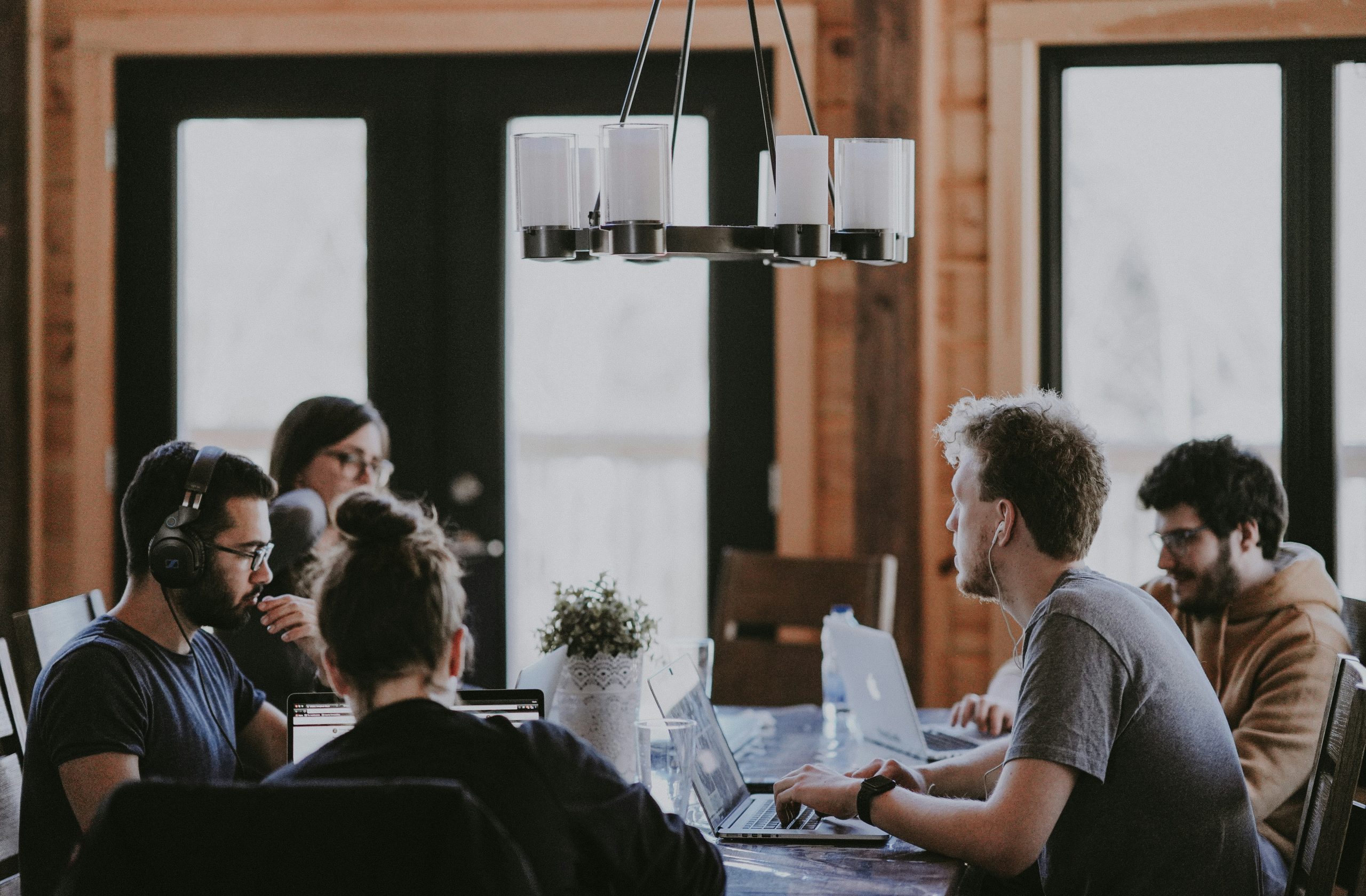 Emerce Research – Benchmark tarieven inhuur freelancers door digital agencies 2025